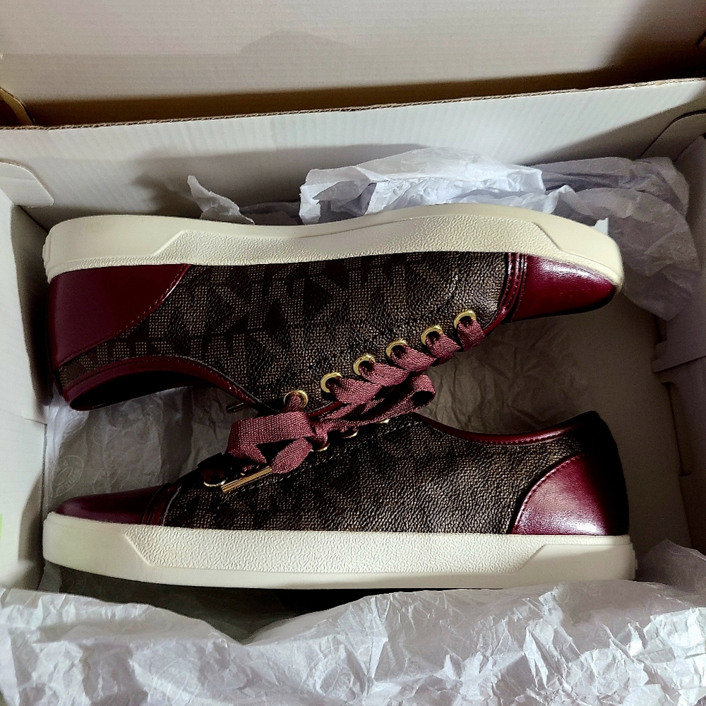 Michael kors size 6 merlot/brown with box